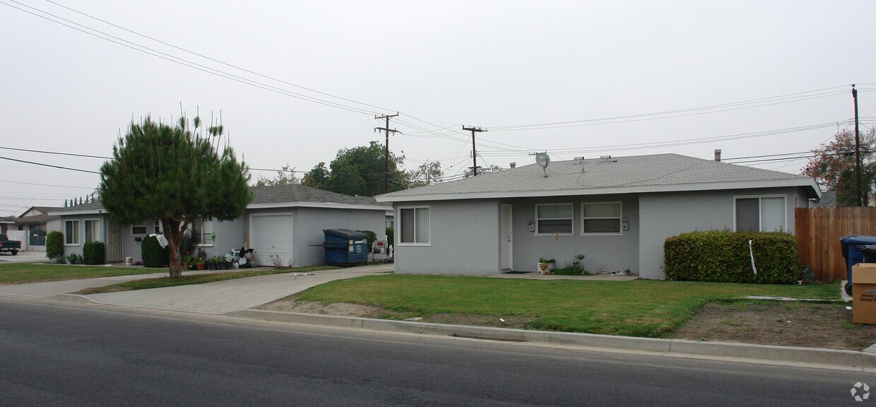 Foto del edificio - 14342-14346 Cedarwood St