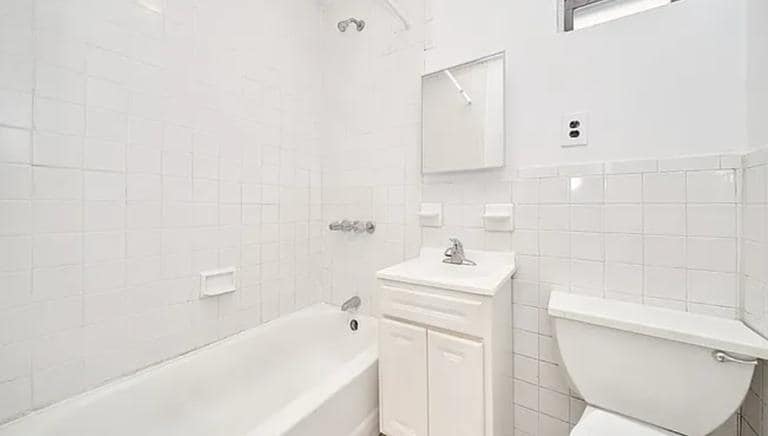 Building Photo - 1 bedroom in New York NY 10001