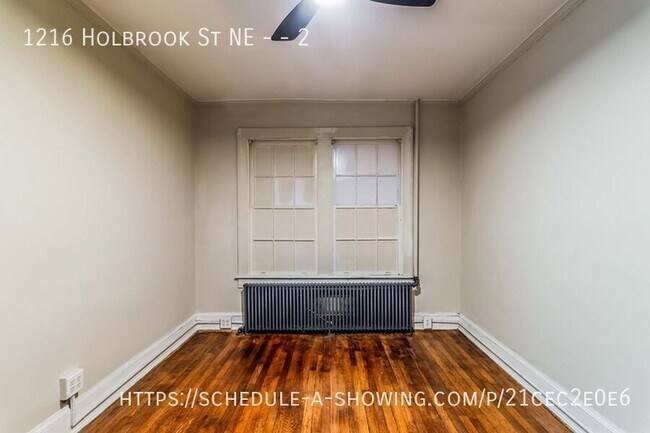 Foto del edificio - 1216 Holbrook St NE