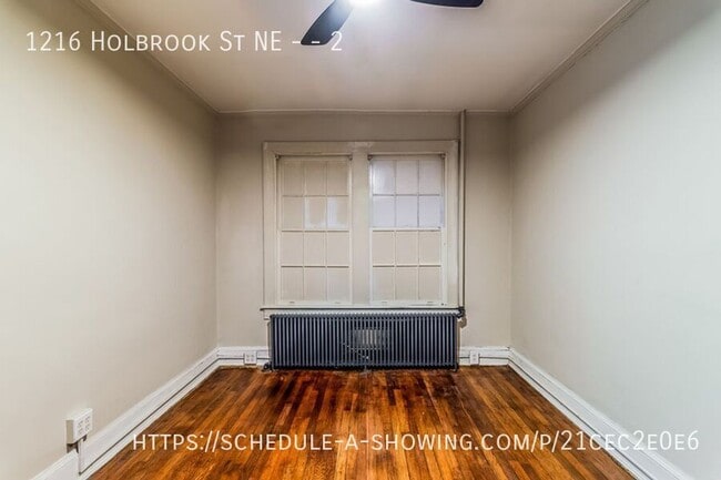Building Photo - 1216 Holbrook St NE