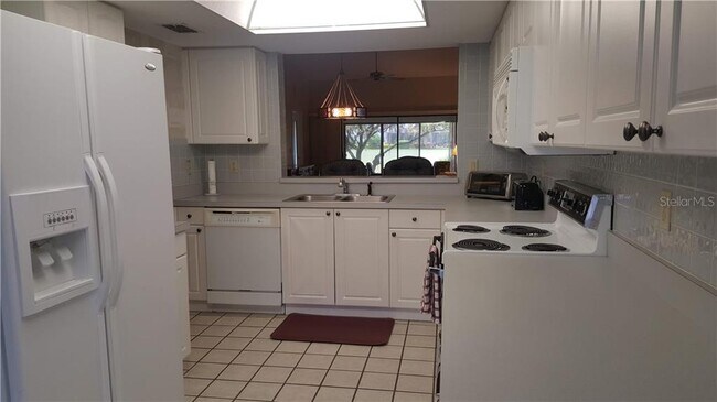 Building Photo - 6271 Timberlake Dr