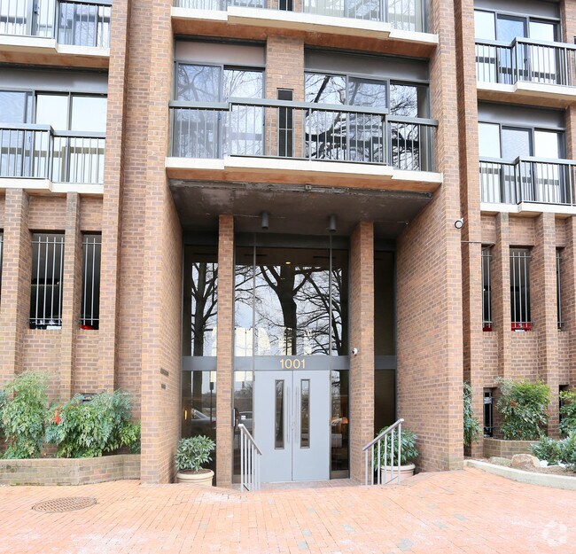 Building Photo - 1001 26th St NW
