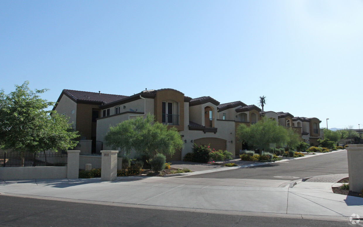 Primary Photo - Ridgeview Townhomes