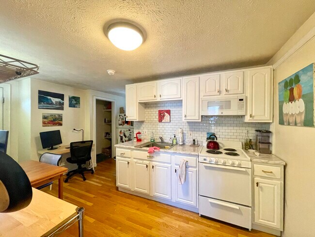 Foto del edificio - 527 E County Rd