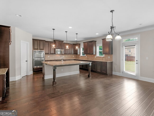 Building Photo - 185 Regency Pl