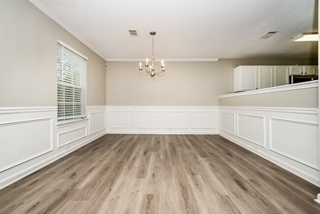 Foto del edificio - 675 Barshay Dr