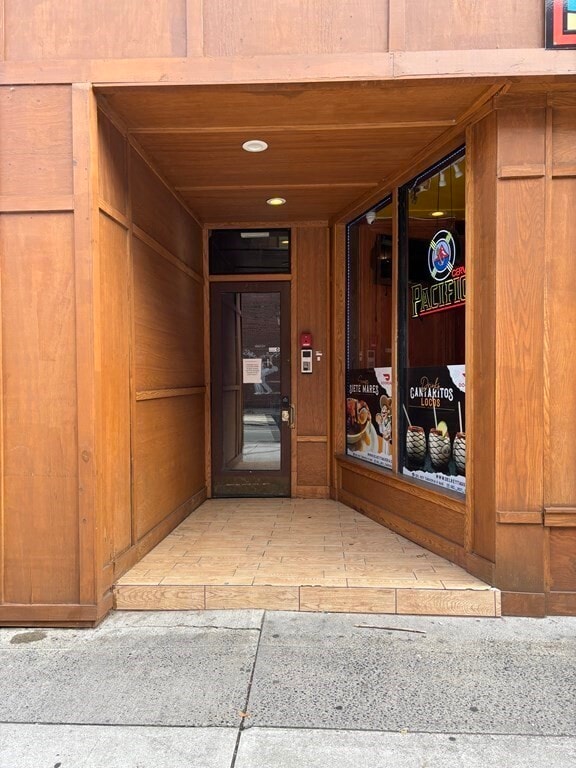 Building Photo - 211 Worthington St