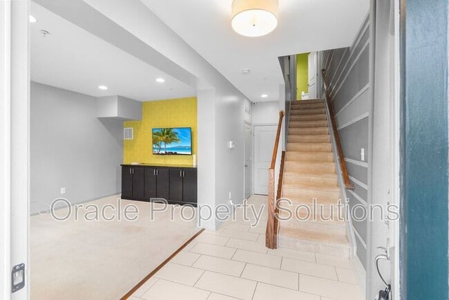 Building Photo - 1201 Falcon Point Dr