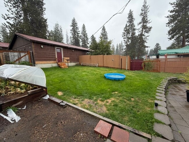 Building Photo - 138119 Manzanita Dr