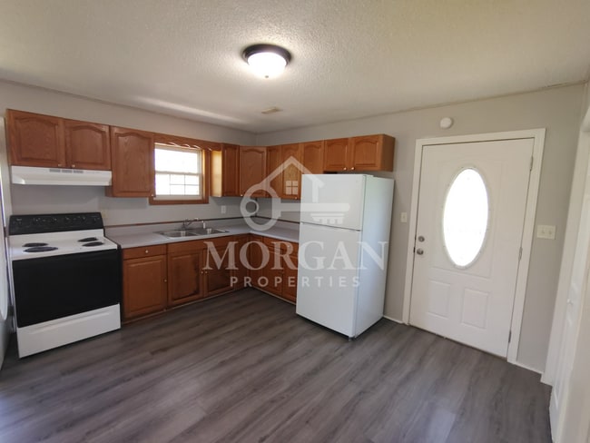 Building Photo - 2203 W 28th St