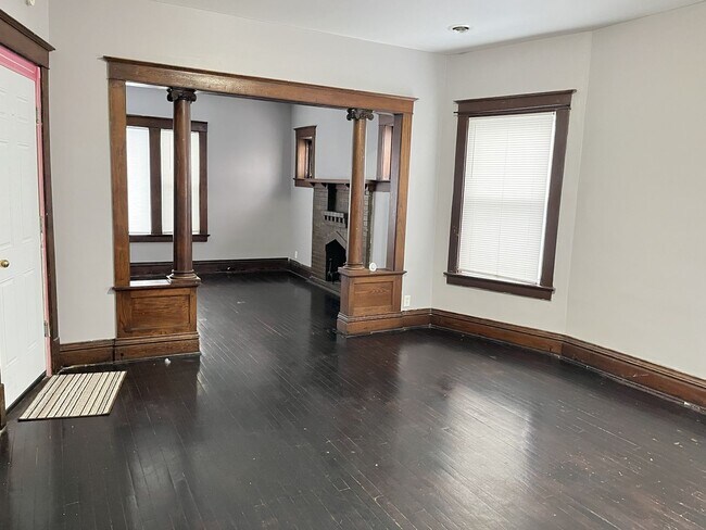 Building Photo - 305 Herkimer St