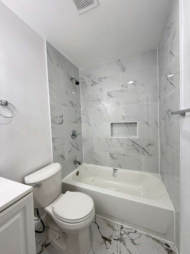 Photo - 5331 Bakersfield St House