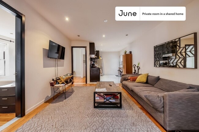 Building Photo - Private bedroom in 6 bed/2 bath Home