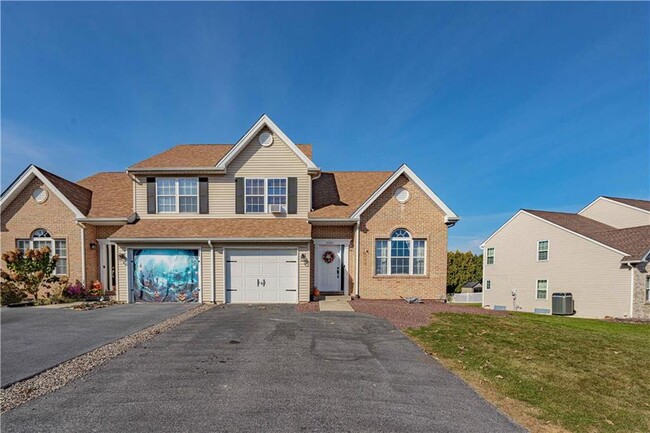 Building Photo - 2389 Juniper Dr