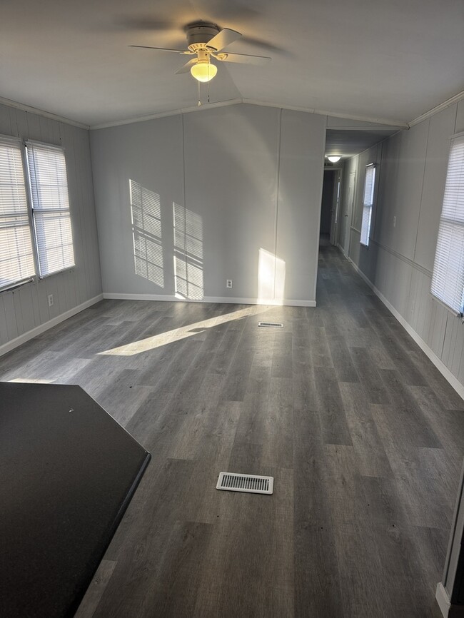 Foto del edificio - 518 Daugherty Rd