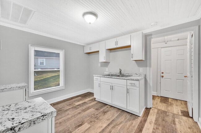 Building Photo - 1205 N Boyce St