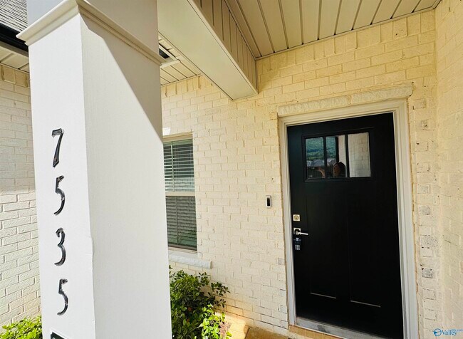 Foto del edificio - 7535 Doris Ruth Ln SE