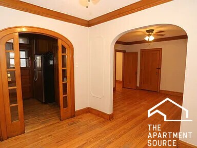 Foto del edificio - 3844 N Bernard St