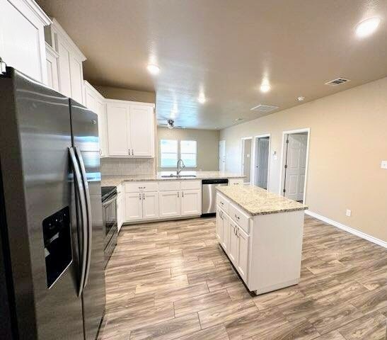 Foto del edificio - 5415 Rose Gdn Lp