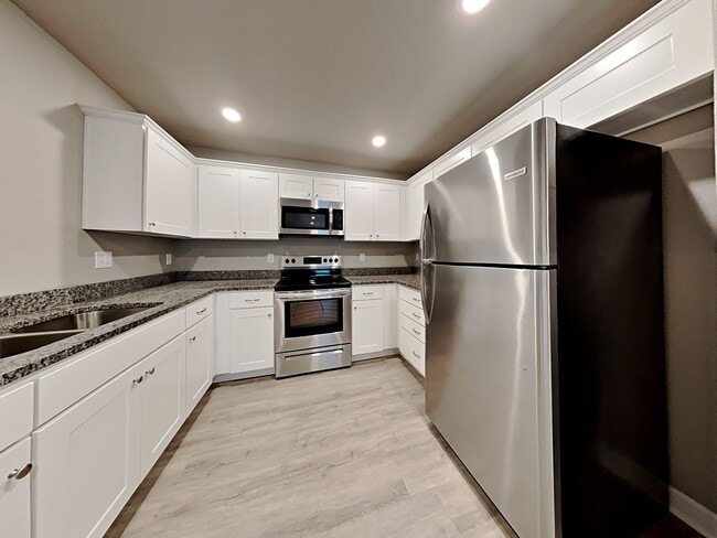 Foto del edificio - Charming 3Beds, 2Bath Home in Blue Springs with Garage Parking