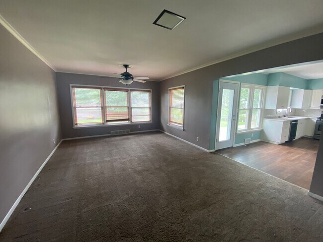Foto del edificio - Charming 3BR/ 2 Bath Bettendorf Home