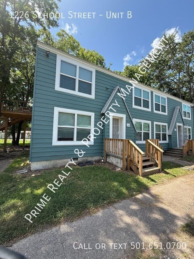 Building Photo - 1226 School St