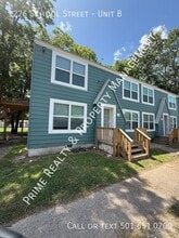 Building Photo - 1226 School St