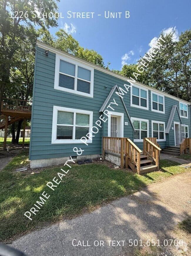 Building Photo - 1226 School St
