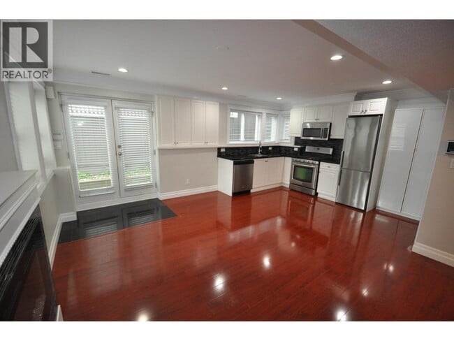 Photo du bâtiment - 1620 SW Marine Dr