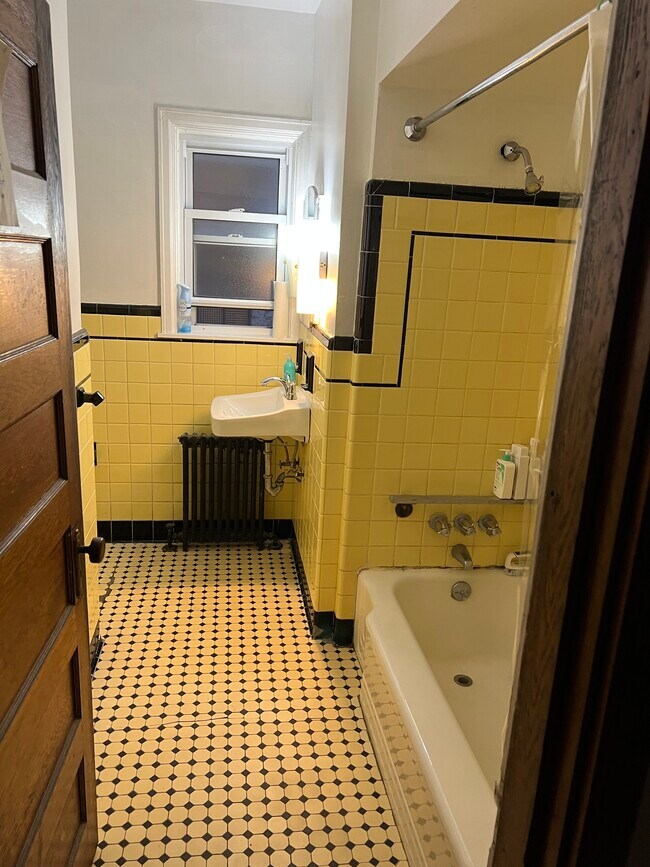 Foto del edificio - 4738 Friendship Ave