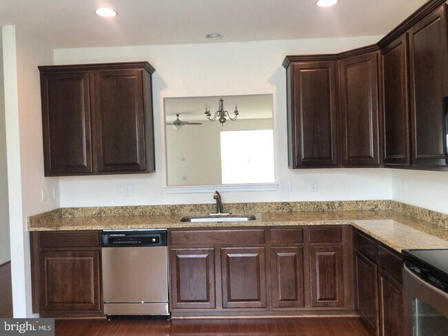Building Photo - 3618 Glouster Dr