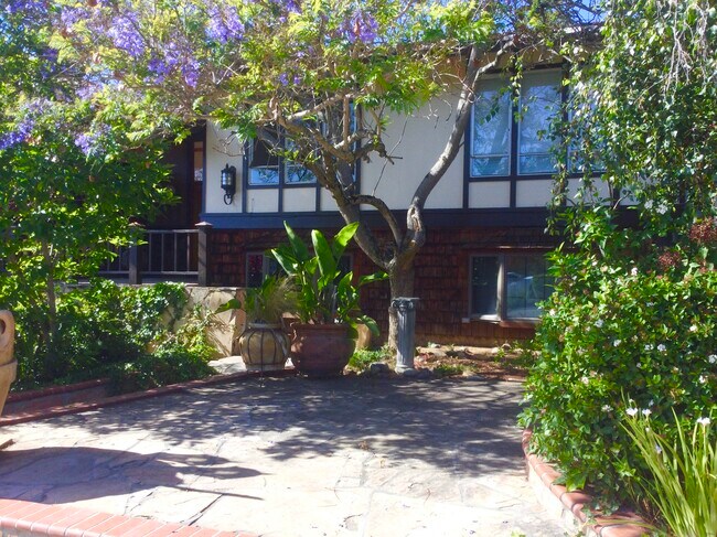 Foto del edificio - 3468 Pinewood Dr