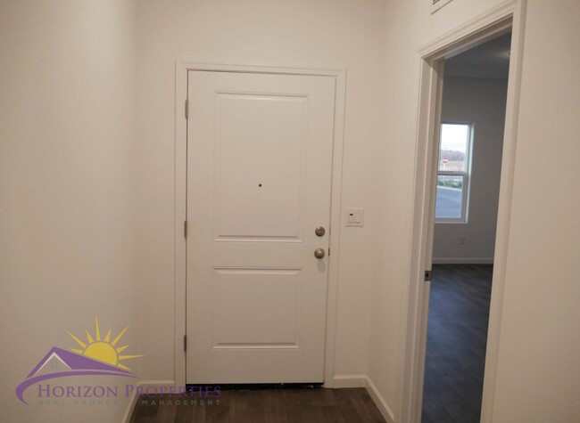 Foto del edificio - Modern 4 Bed 3 Bath 1,977 Sq. Ft. Wheatlan...