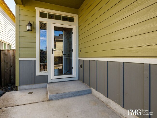 Photo - 3 Bedroom, 2.5 Bath Home with Open Layout,...