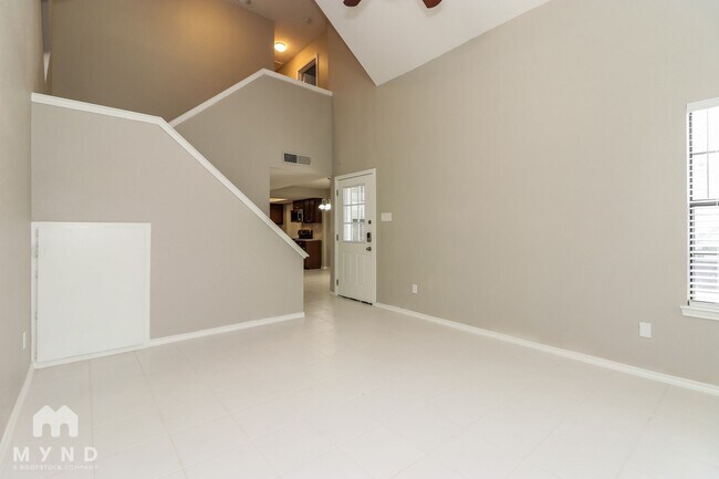 Foto del edificio - 7413 Waterway Dr