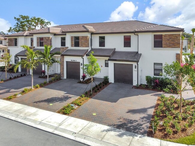 Building Photo - 4083 Sunset Way