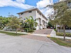 Foto principal - 644 NE 12th Ave