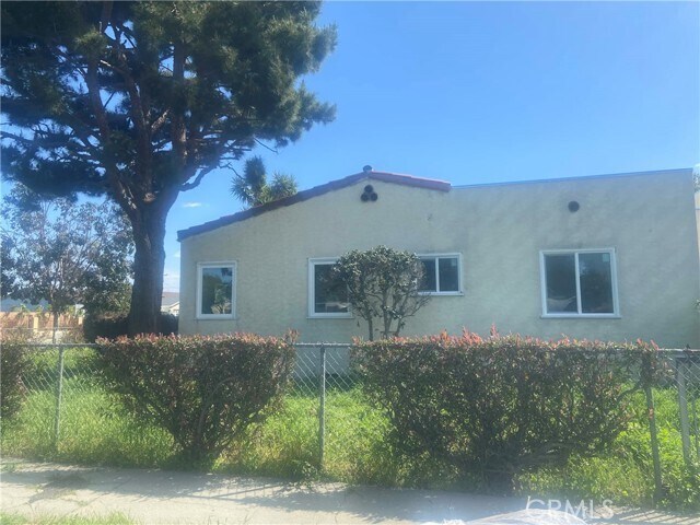 Building Photo - 215 N Holly Ave