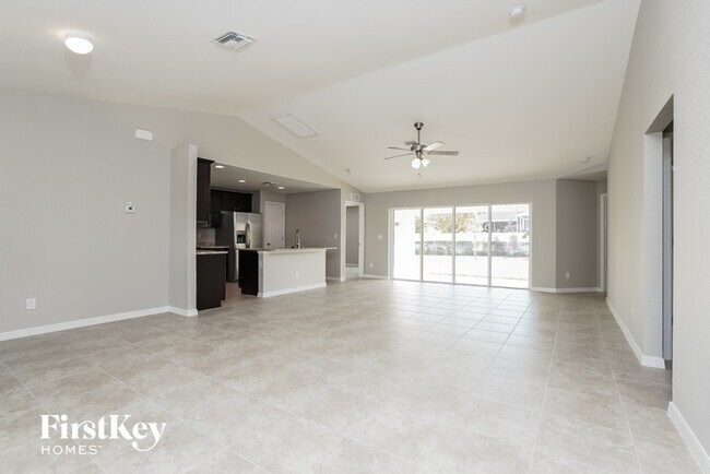 Foto del edificio - 837 SW 15th Ave