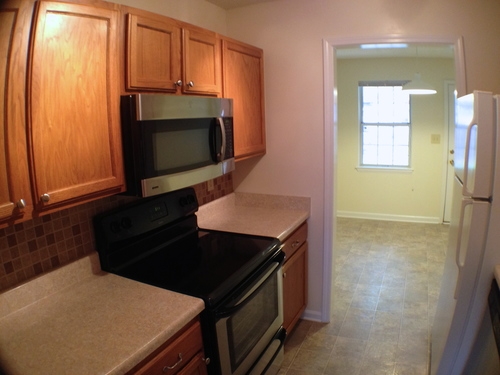 Kitchen - Cross Creek Apartments