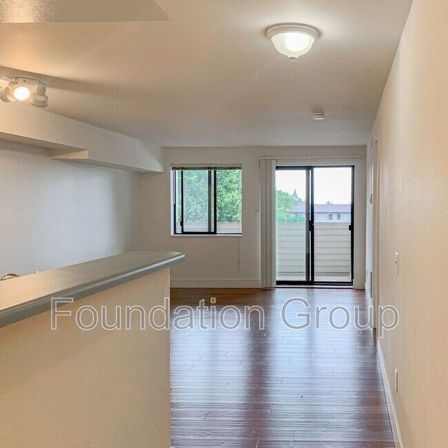 Foto del edificio - 9400 Roosevelt Way NE