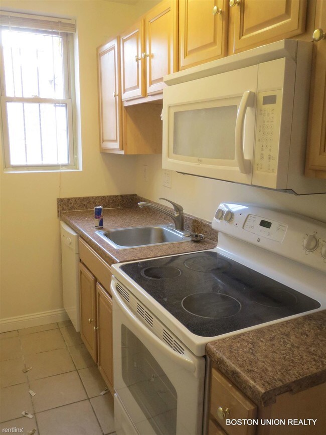Building Photo - Studio, 1 bath  - 30 Hemenway St 39