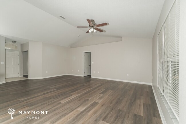 Foto del edificio - 6811 Krenson Oaks Cir