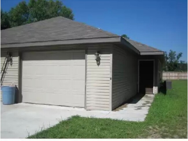 Foto del edificio - TWO BEDROOM DUPLEX IN THE HEART OF ELKINS ...