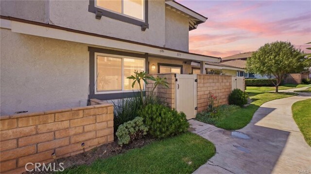 Foto del edificio - 8155 Woodland Dr