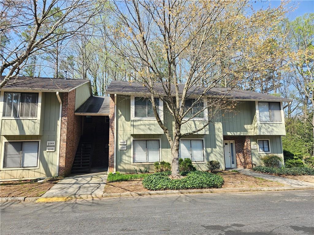 2241 Runnymeade Dr, Marietta, GA 30066 Condo for Rent in Marietta, GA