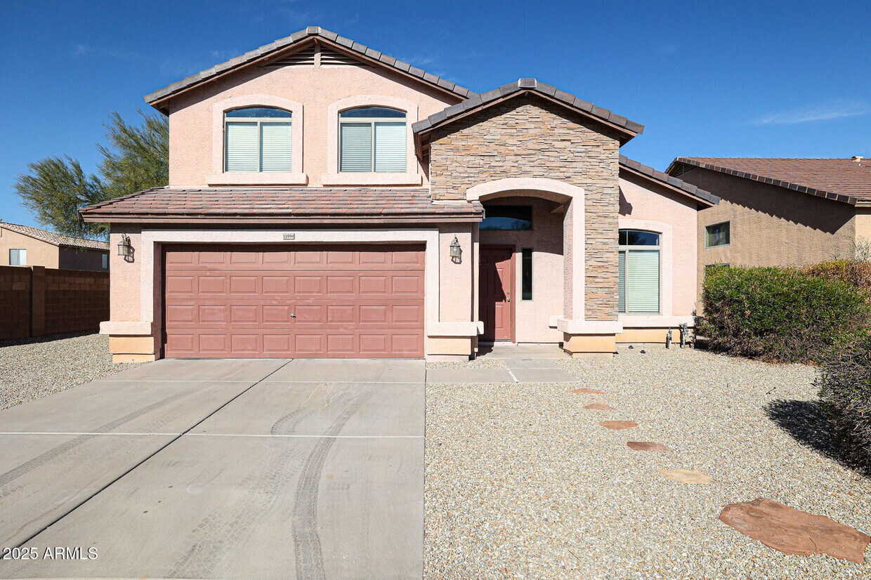 Foto principal - 15994 W Jackson St