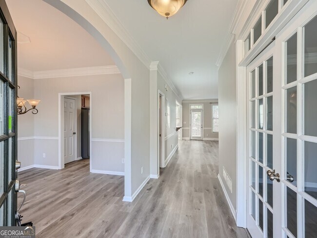 Building Photo - 6033 Queens River Dr