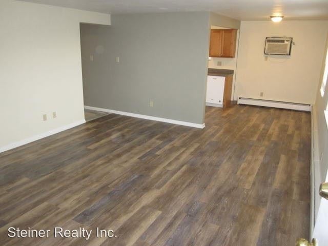 Building Photo - 2528 Columbia Ave