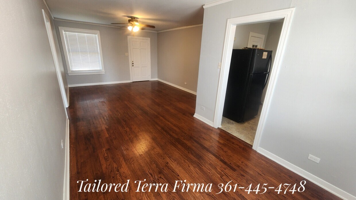 Open Living and dining area - 905 Ohio Ave